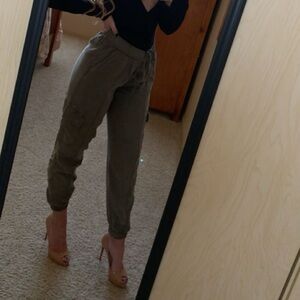 Knox Rose green pants size XS